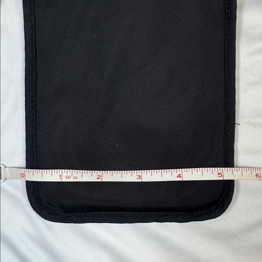 Lewis N. Clark - Black Crossbody Travel Pouch RFID certified - Picture 6 of 6